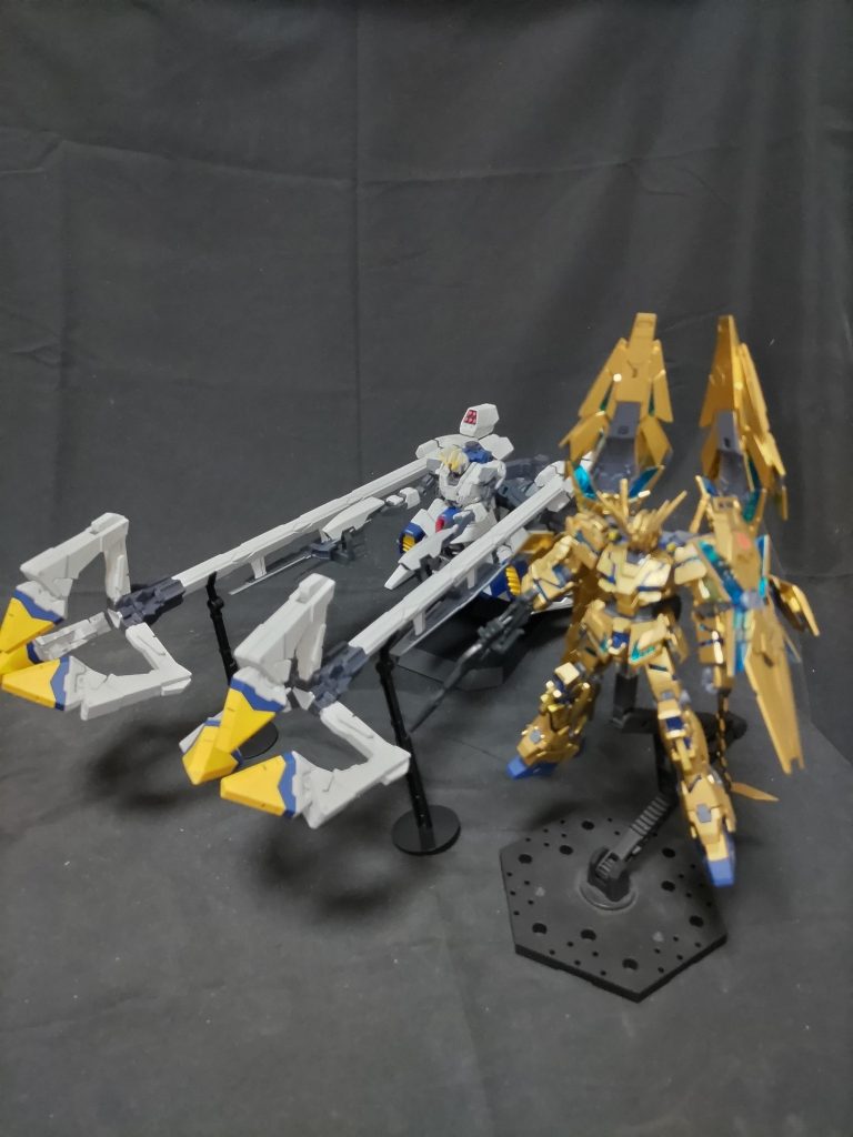 HGUCユニコーンガンダム3号機フェネクスとツーショット