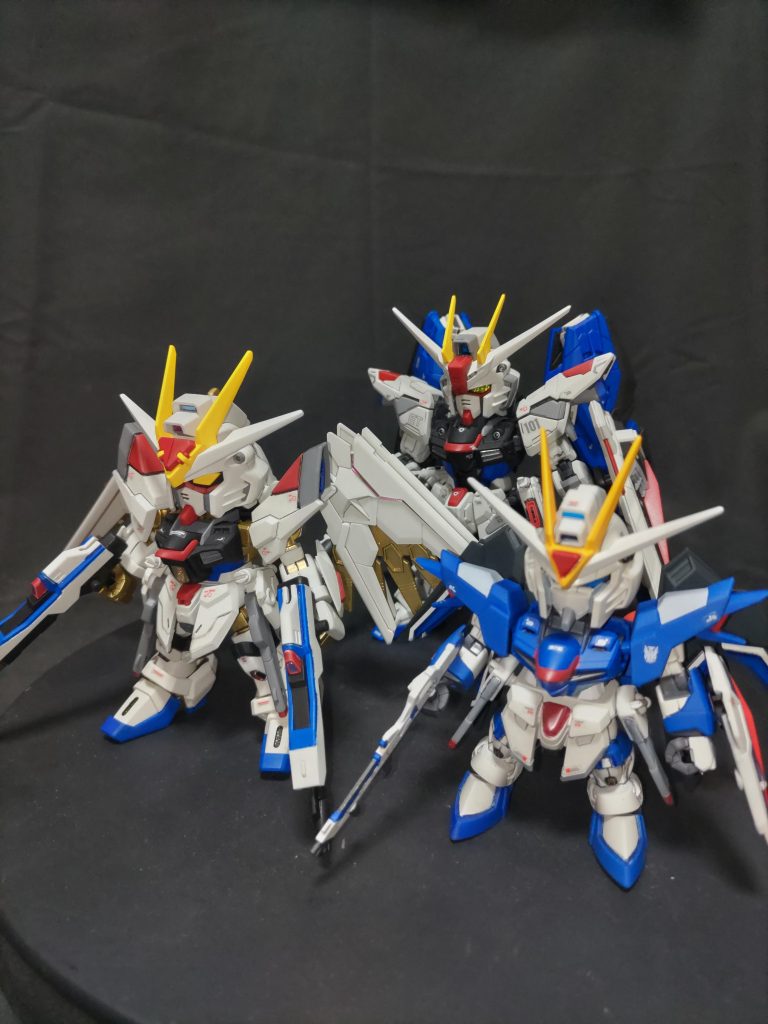 SDEXライジングフリーダムガンダムとSDクロスシルエットマイティストライクフリーダムガンダムとMGSDフリーダムガンダム