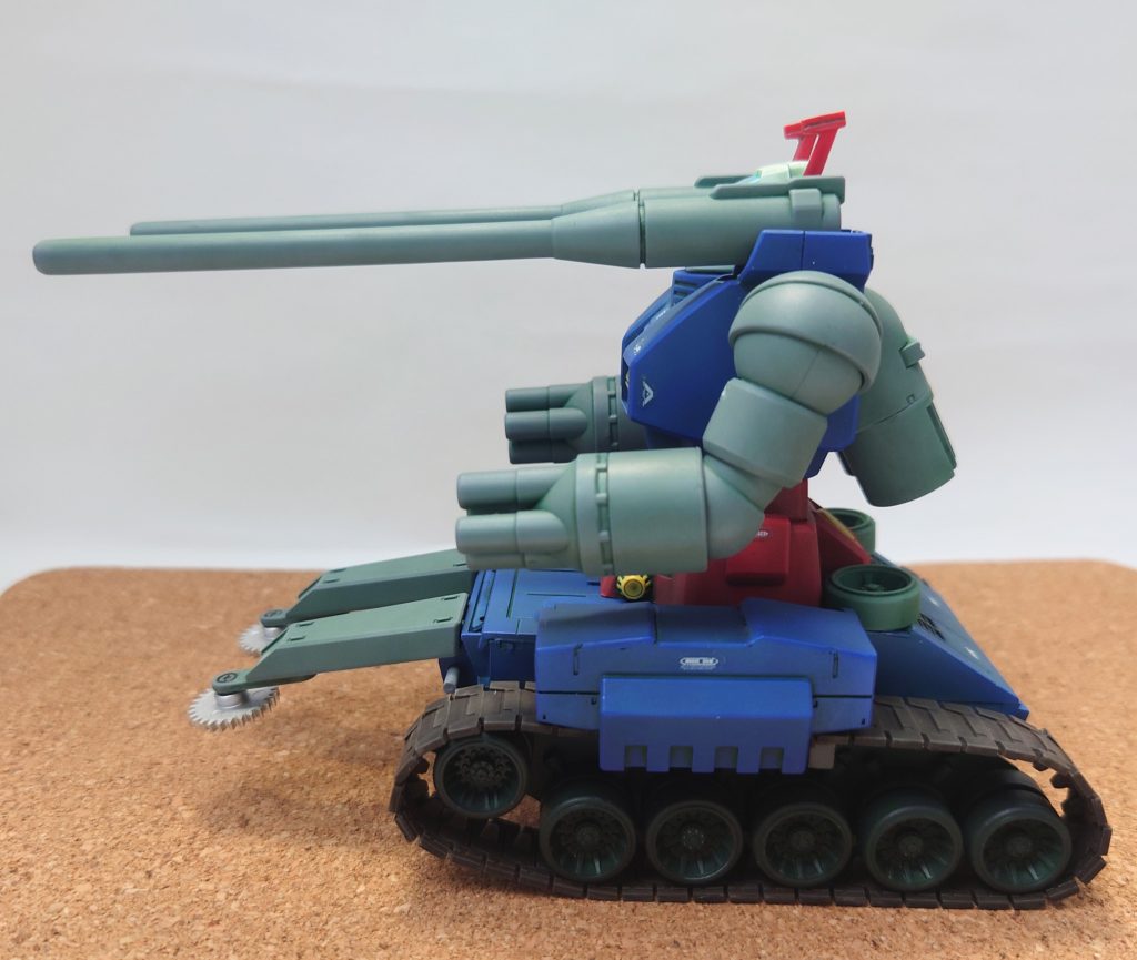 戦車はやはり真横から。