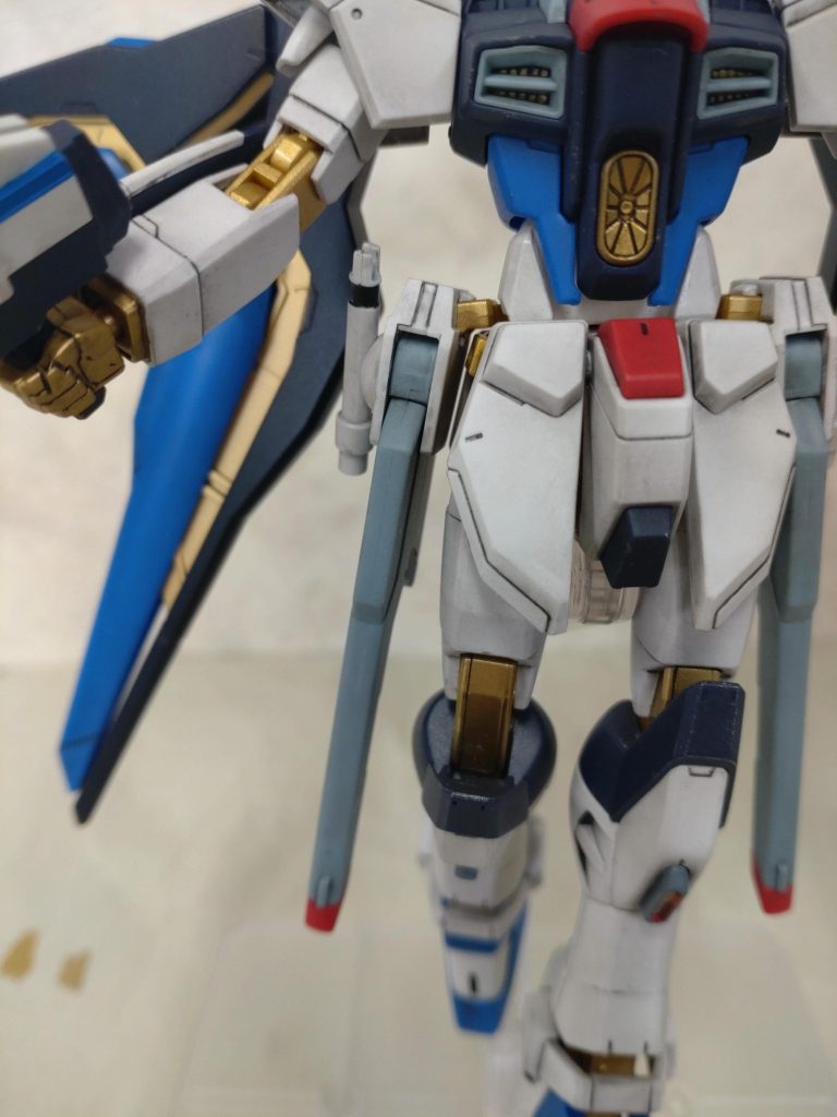 腰の砲塔も合わせ目消ししたけど若干ライン見えますな(gundam-kao5)