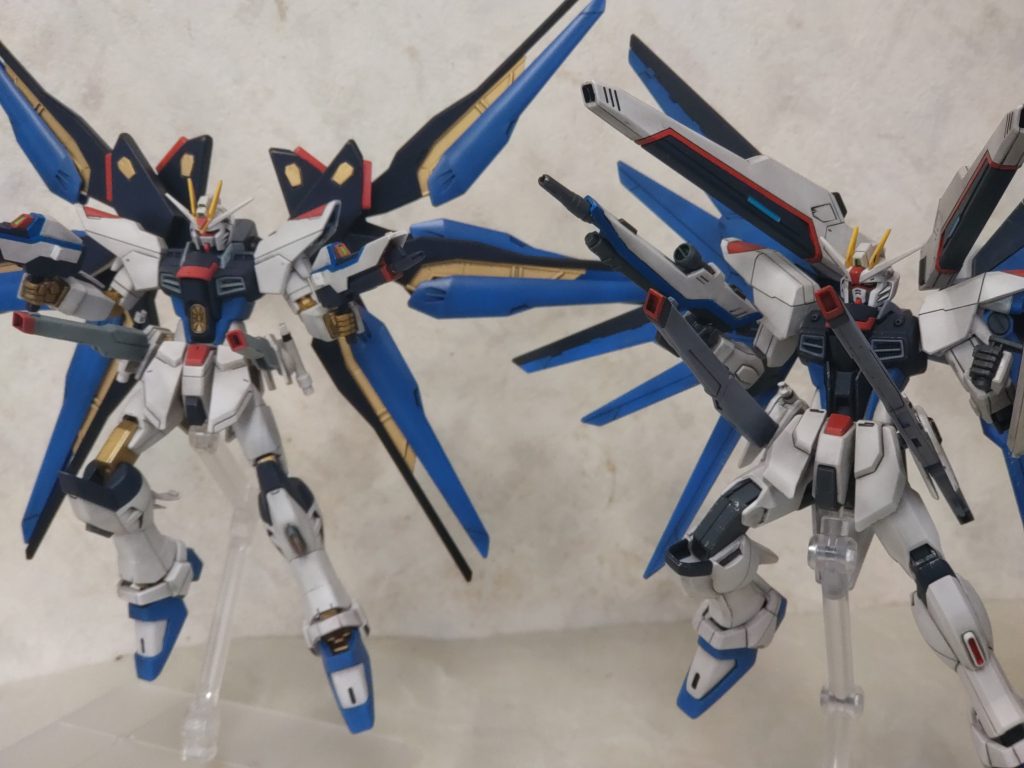 前に作ったフリーダムガンダムを並べてフルバースト(*´ ³ `)ノドラグーン飛ばせないのが残念(´・ω・`)