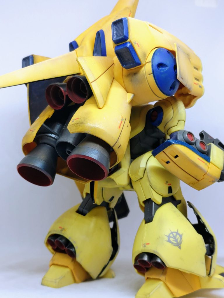 各バーニアはガンメタルに青焼け風汚しと内側はレッド。
