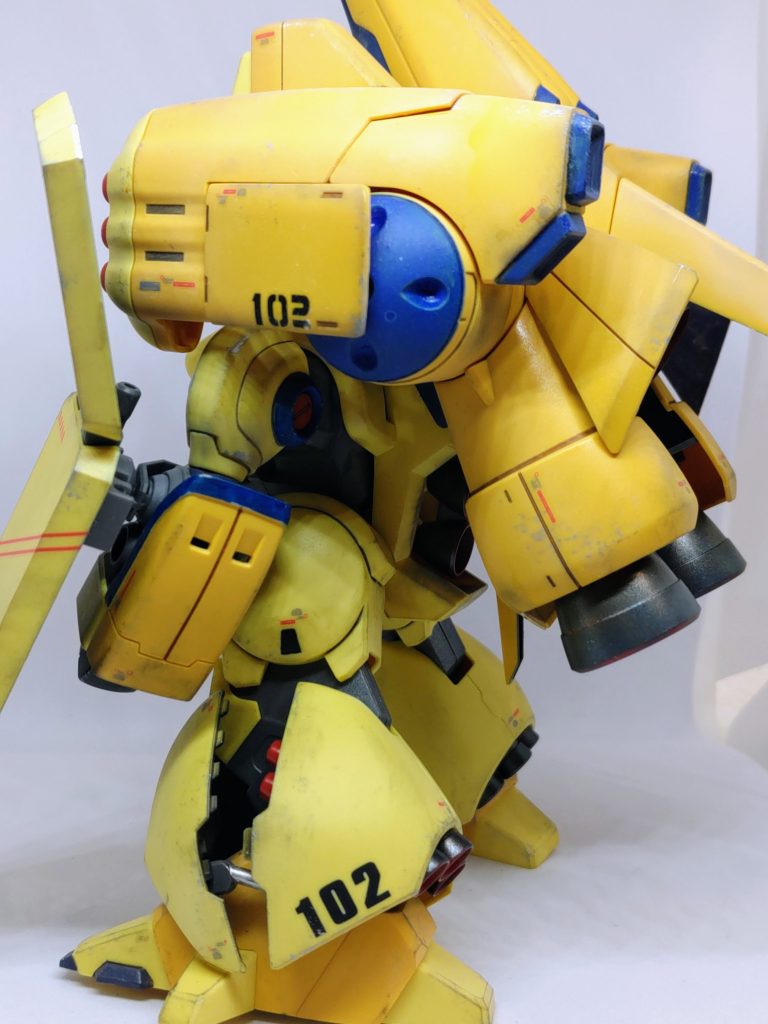 ブースターユニットのスラスター?と丸いとこのブルーは部分塗装