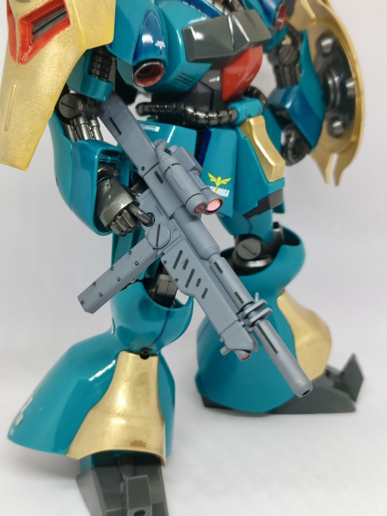 ライフルはジオングレーにつや消しトップコートとHアイズの間違いない組み合わせ(zaku-kao2)
