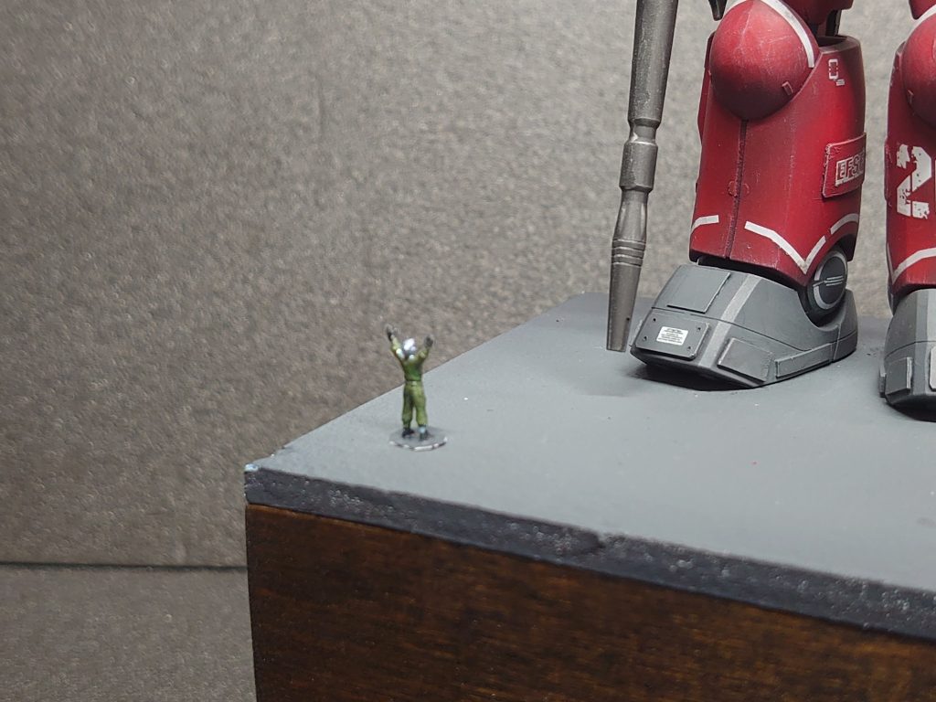 フィギュアと一緒に飾る方がよりリアルですよねー