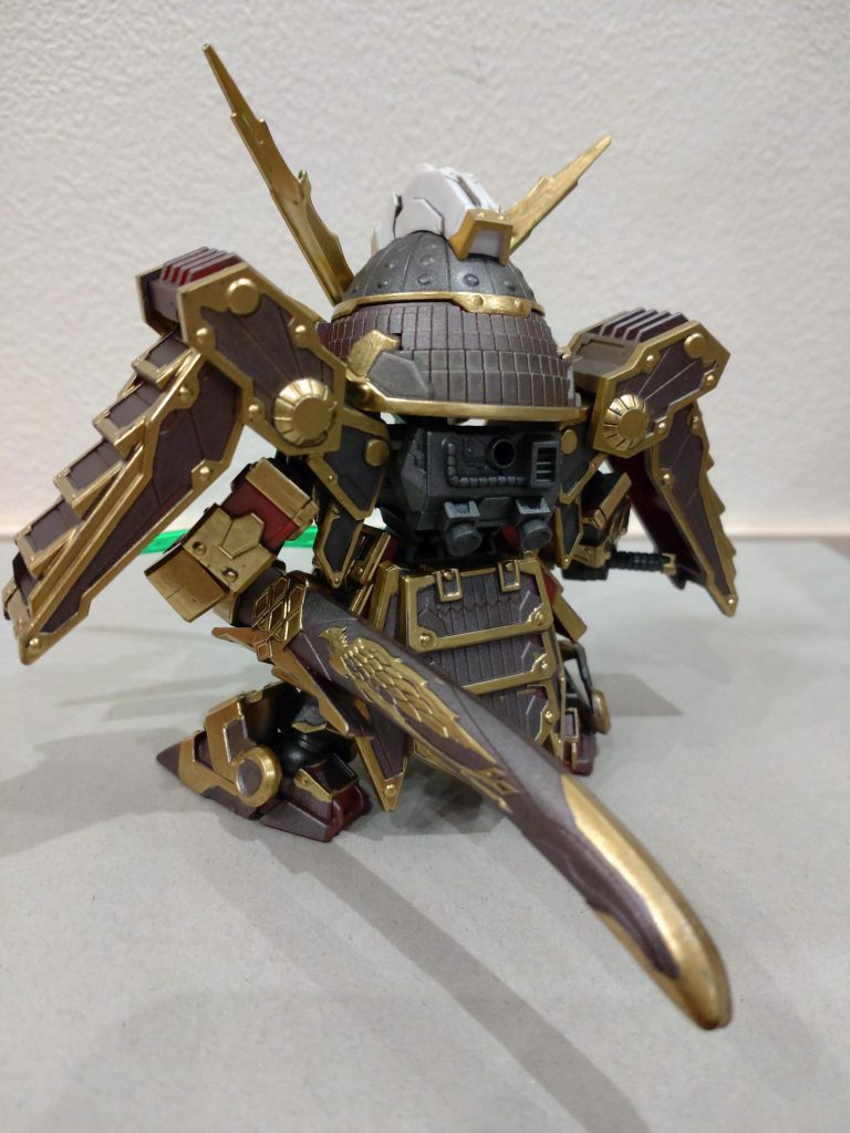 漢は黙って背中で語りますはみ出しや塗り残しがあるということをありのままを載せます塗り直しする根気が無いので