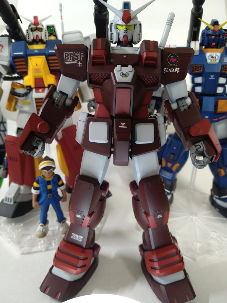 残念ながらパーフェクトガンダム4では無いです、、