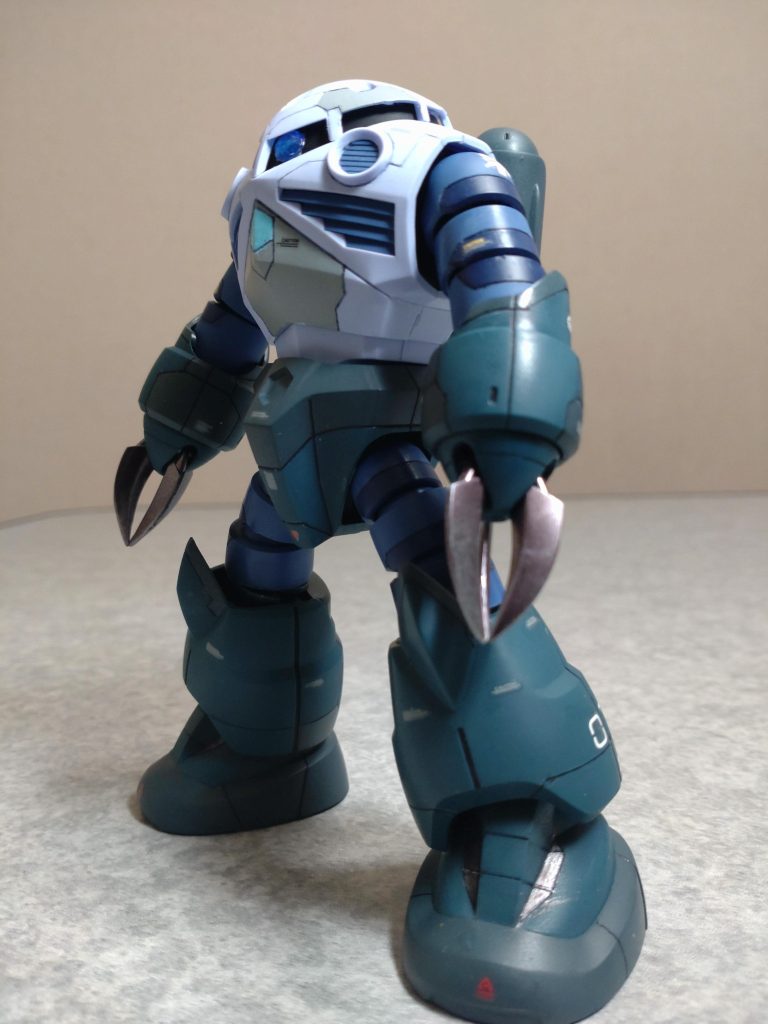 730円で購入。なんて良心的なキットなんだ!と思います。青色、とっても綺麗です。第2の目的がスジ彫りの訓練です。諸先輩方の作品参考に作成しました。