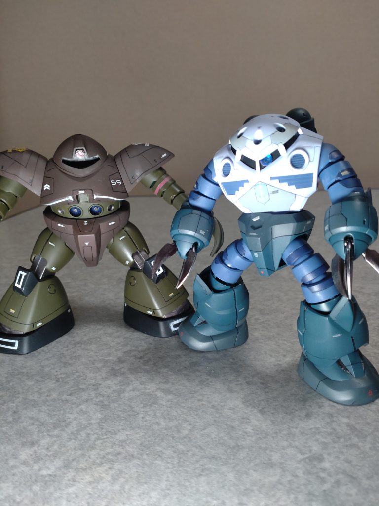 最後にニッコリゴッグ君とパシャリ。しばらく飾ったらウェザリングにも挑戦しようと思います。次作品はもう少し気を楽にして作ってみよう!ご覧頂きありがとうございました!