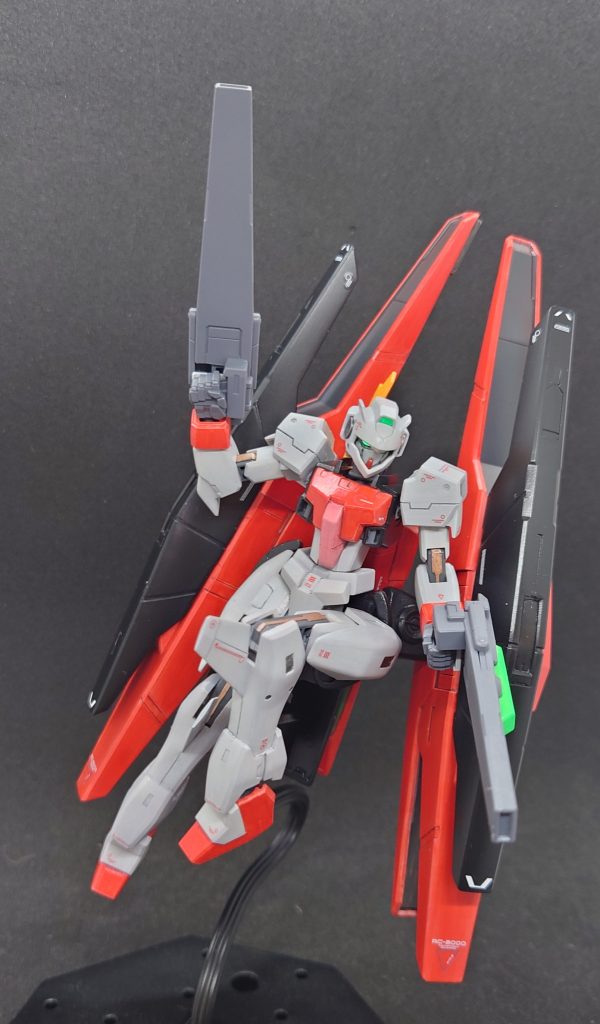 女性らしいフォルムなので内股気味に