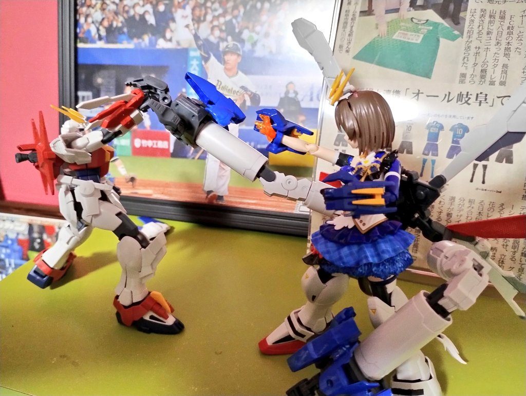 同上。髪の色はギリギリまで決められませんでした。最初はもっとオレンジが強い感じにしたかったんですが、手癖でピンク系に…。