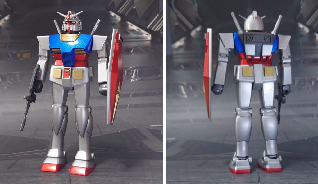 ガンダムの前後ろ。工作は、ゲート痕処理、エッジ尖らせ、パーティングライン・段ズレ・ヒケの対処、面出し、合わせ目消しを実施。全体的に色分けを簡素に、光沢メタリック塗装で“懐かしのおもちゃ(新品)”っぽい感じにしてみました。