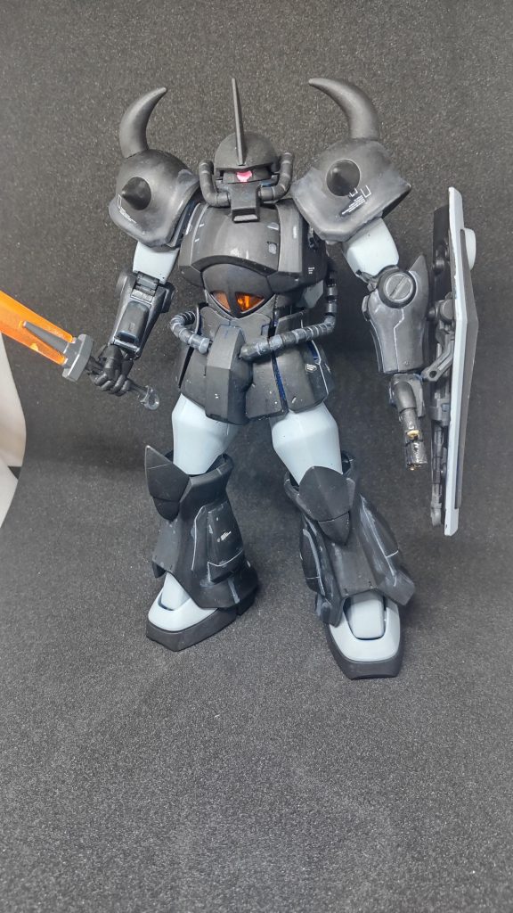 ヒートサーベルの耐久性が酷いため、まお大佐は最大4本のヒートサーベルを装備していたとも・・・。後にB3型に搭乗したともいわれている。やっぱりガンプラはIf設定やMY設定が楽しいですよね。最後までご覧いただき、ありがとうございます。