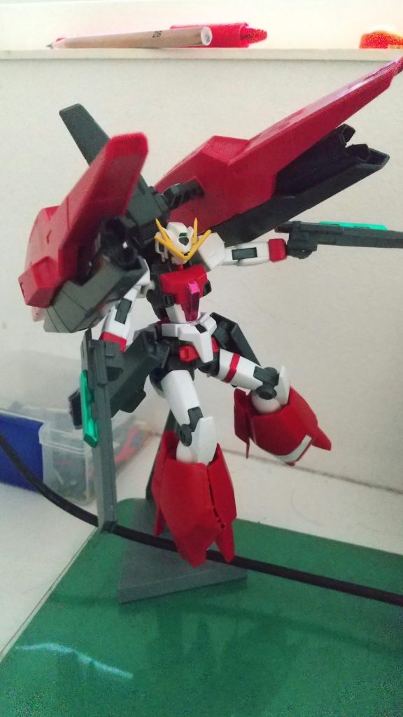 宇宙で運用する用のトランザムブースターを脚部に接続できます。