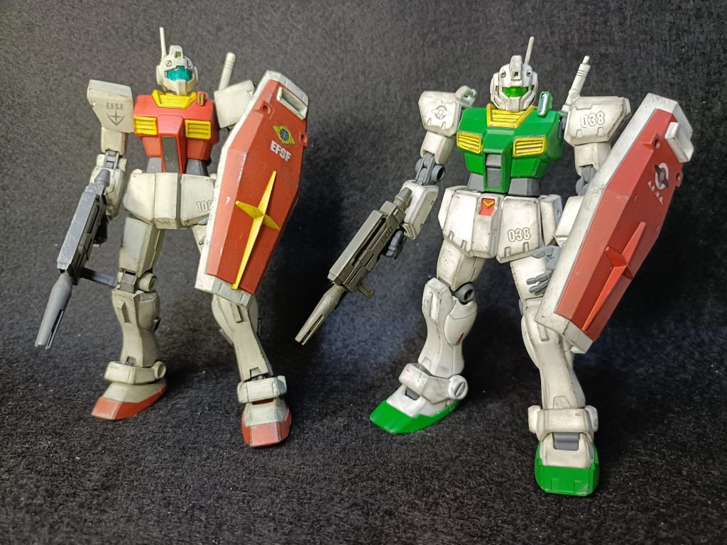 以前作った連邦軍ジムⅡを並べてみました。エゥーゴの方がマッシブですねｗ最後までご覧いただきありがとうございました。