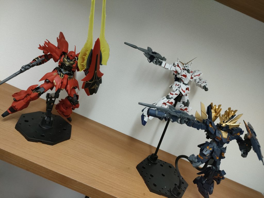 2機のガンダムがそろって楯突くか・・・人の総意の器であるこの私に!