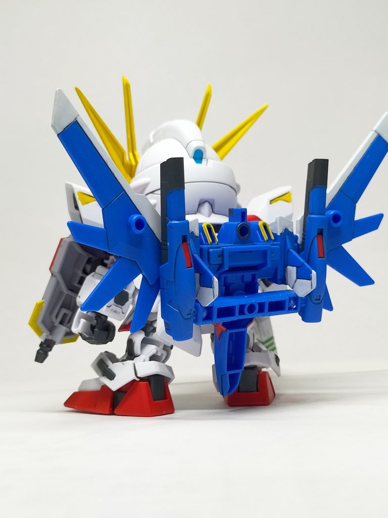 バックショットです。肉抜き(gundam-kao9)