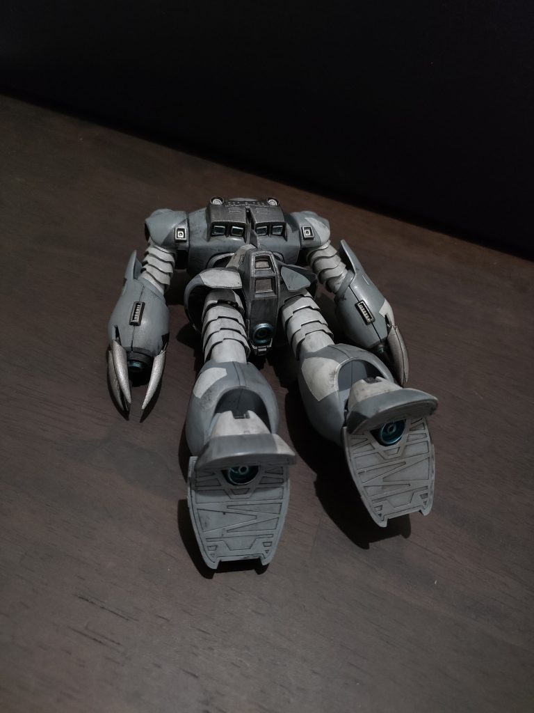 バックパックは無しで〜合わせ目消し、塗装の気力を失いまして😇