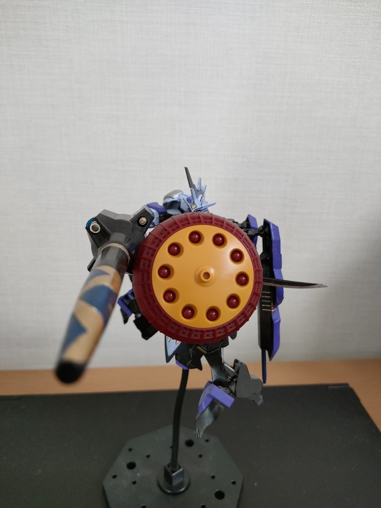 ランスに盾を合わせたくなって、ギャンの盾を合わせみた。他に盾を持っていないのでこの盾をもたせましたが、良さそうな盾を探してみます。作ってるうちにキマリスヴィダールがカッコよく見えてきて、今ではすきなMSの一つになりました。 ご覧頂きありがとう御座います。