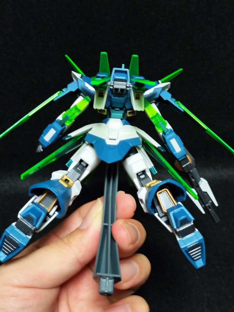 背面。バーニア部分を塗ったけど何か物足りない。