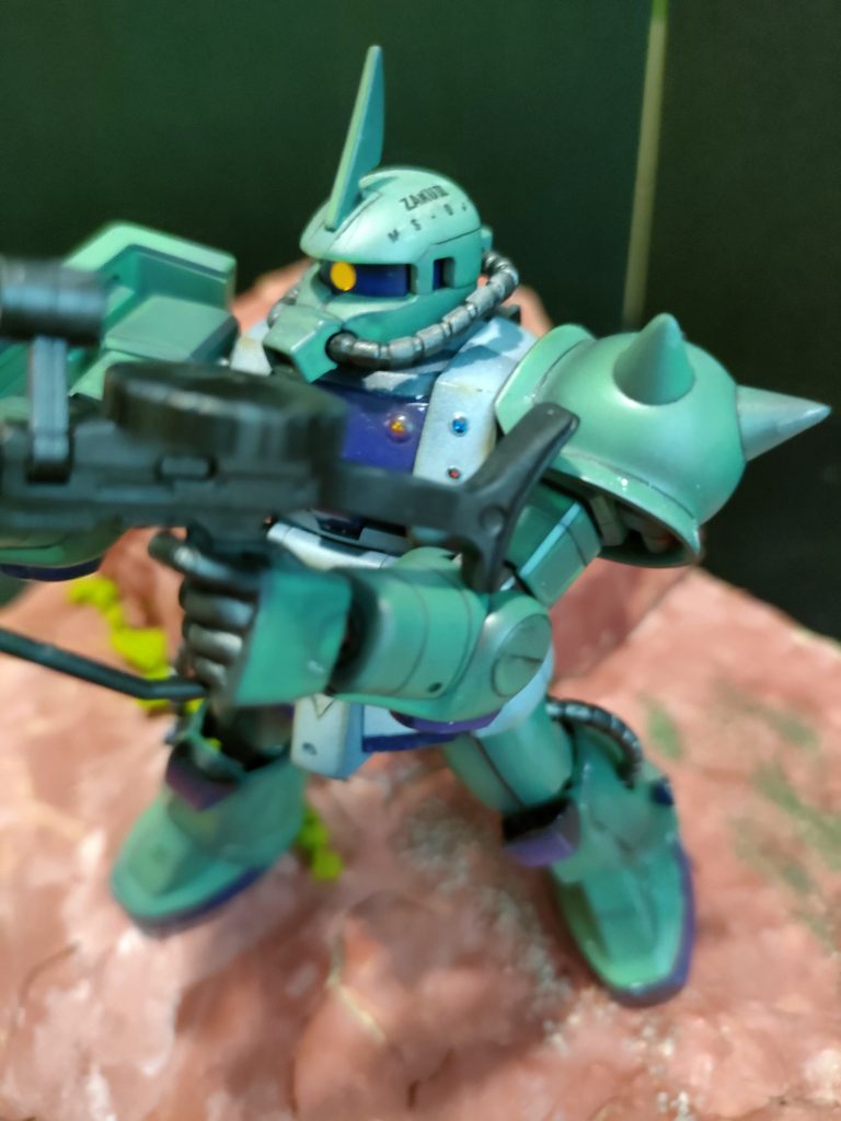 頭もスジ彫り追加してみました。