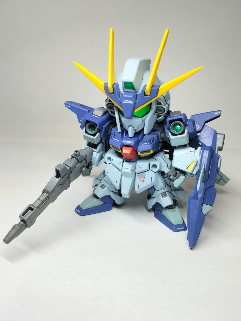 武器を装備。ライフルがデカい(gundam-kao6)