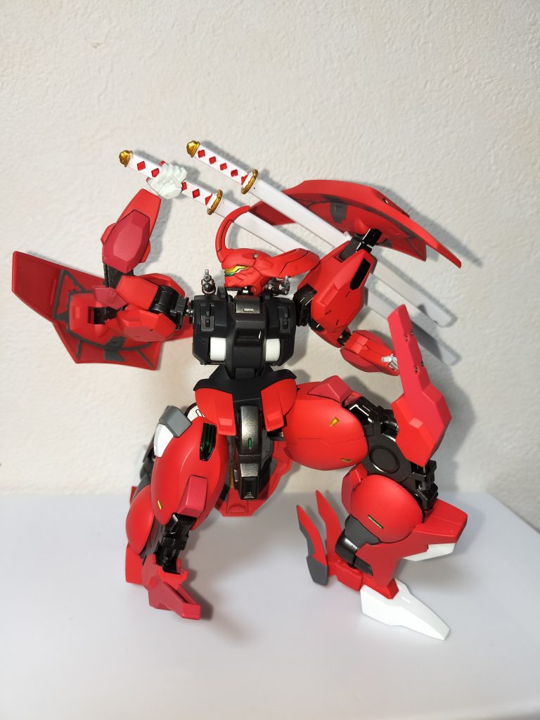 日本が誇る伝統技術のうちの一つ、日本刀。それを2本構え。絶対に強いゾ