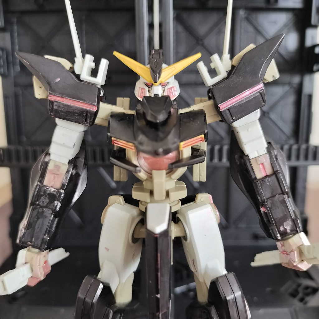 スローネシリーズと酷似している事からそれらに準え、スローネヌルという名で仮称されているが、本機の真の名称はGNXｰ000 エンジェルガンダムである。 GN粒子制御技術が未発達で、稼働時は機体各部から初期の擬似太陽炉特有の赤いGN粒子が漏出する。その為、本機の作戦活動地域では多くの生命を奪われ、天使の呪いと呼ばれる現象を起こし、死の天使と呼ばれた。これらの記録により当時はまだ知られていなかった毒性が判明する事となった。