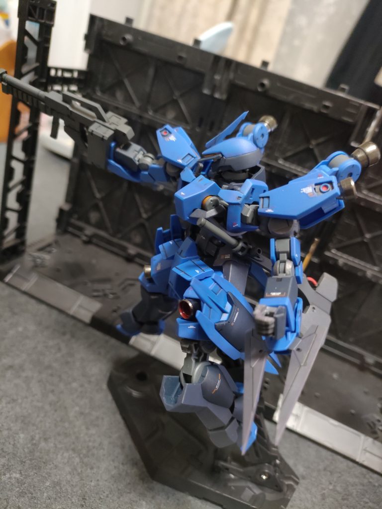 シュヴァルベグレイズ(マクギリス機)–3枚目/制作者：akiyamaren