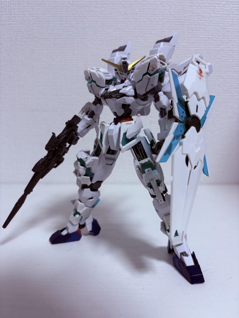 相変わらず塗装は出来ておりません…しても失敗するのが目に見えていたので、不安定な100点より安定した60点をめざしました。ブレードアンテナ…?をゴールドに塗ったおかげでそれなりにユニコーン風味も残せている気がします^^