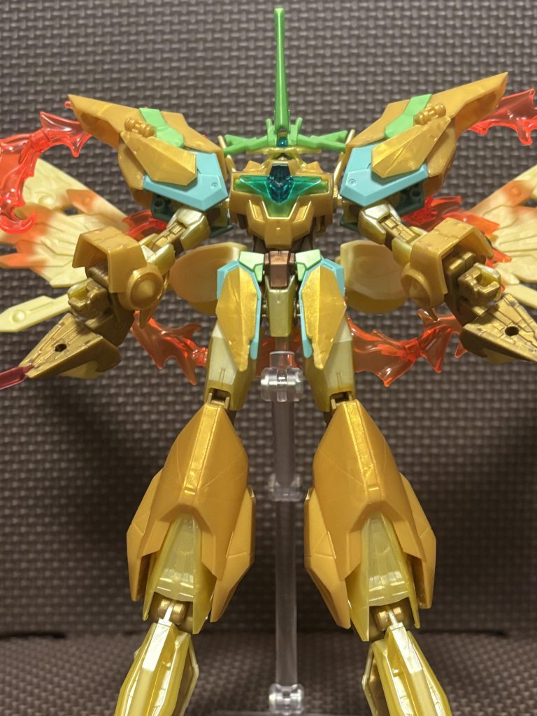 ゴールドのおかげでもぉこのポーズが最適解なんじゃないかと笑後ろの炎も良い感じだし、アーマーの明るい緑が違和感として仕事してないので纏まった形になって良かったです。