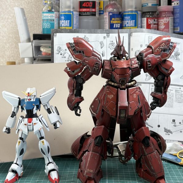 お久しぶりですやっと涼しくなって来ましたね🙂只今、MG F91ver2.0 をちまちまと制作しておりますとりあえず、面出し　モールド彫り直し　C面処理をしながら仮組まで終わりました50%近くがABSなので分解、組み立てに気を使いますね😅フォーミュラ系を作ると逆シャア系と並べたくなります😁　大きさが違いすぎてスケール感がバグりますねw（6枚目）