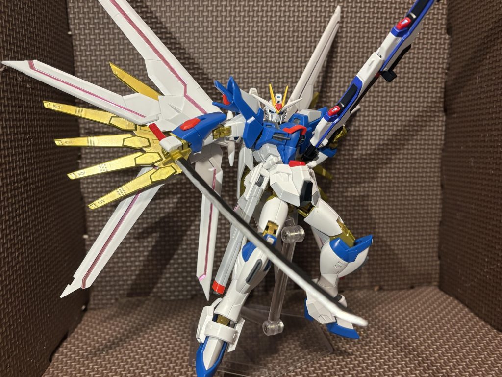 マイフリの箱にあるポージングで。ライフリのスタイリッシュさが好きでミキシングして更に好みになって良かったです!