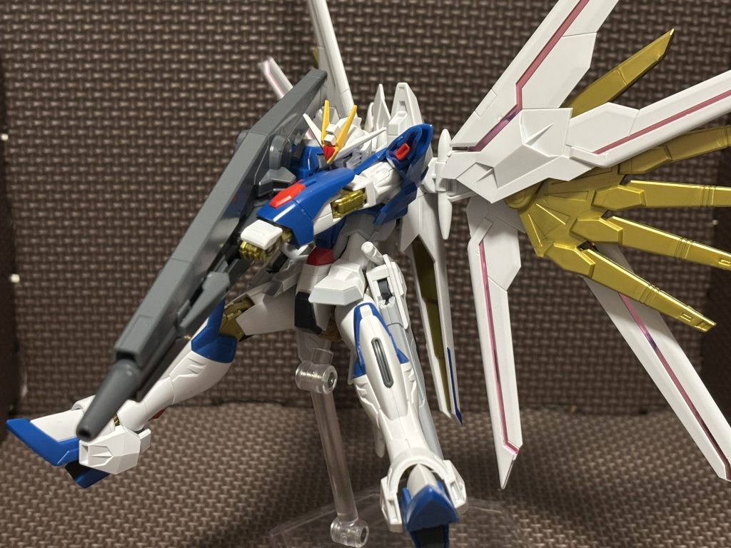 以前作ったスタングラバズーカをイジった大型レールガン的な装備を