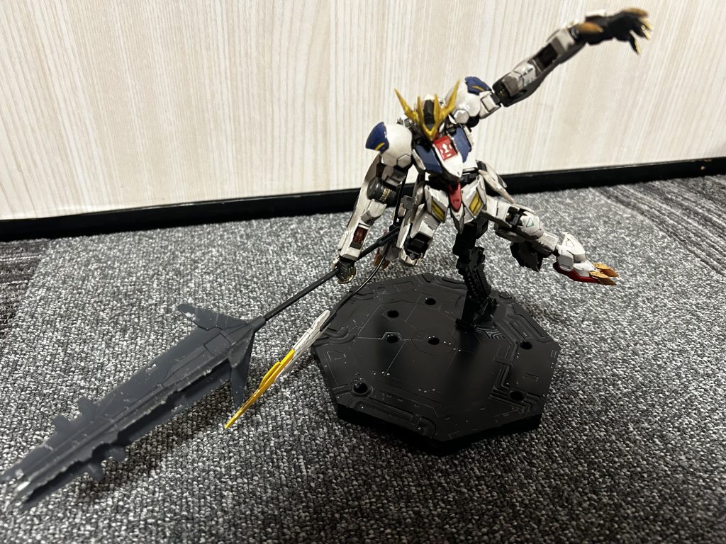 メイスはヤスリで削るってより、ヤスリでどつきました笑　おかげでボコボコです。