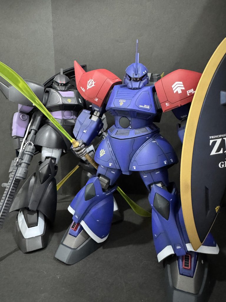 いずれは過去作の黒い三連星機からナギナタを奪い、リペイントして二刀流にしてあげようと思います。