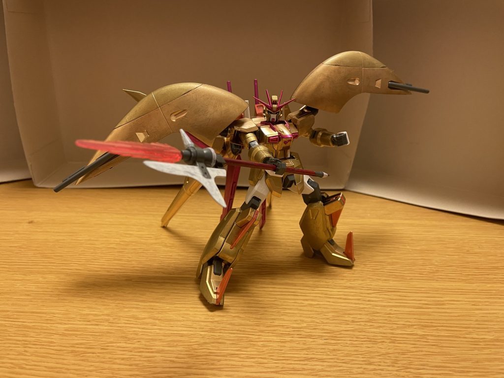 ビームランスZGMF-X31S アビスガンダムが装備していたビーム刃と実体刃を複合装備させた槍状装備。本機の主武装であり、敵機との間合いを取る目的のみならず、槍として扱う接近戦などにも使用できるように調整されている。ビーム刃は極めて高い出力を誇り、FT装甲のMSやナノラミネートアーマー製の戦艦さえも一撃で粉砕してしまうほど。実体刃についても、アルティメット細胞から得られる強大な力によって、表面は見えないビームサーベルを纏った状態になっているので、この実体刃だけでもナノラミネートアーマーやPS装甲を斬り刻むほどの斬撃力を誇る。総合的にプリズムソードに匹敵する凄まじい攻撃力を誇り、巨大な要塞や小惑星を両断するほど。柄部分の強度も極めて高く、高出力ビーム兵器すらも軽々と弾き返す。召喚可能な数は1つ。