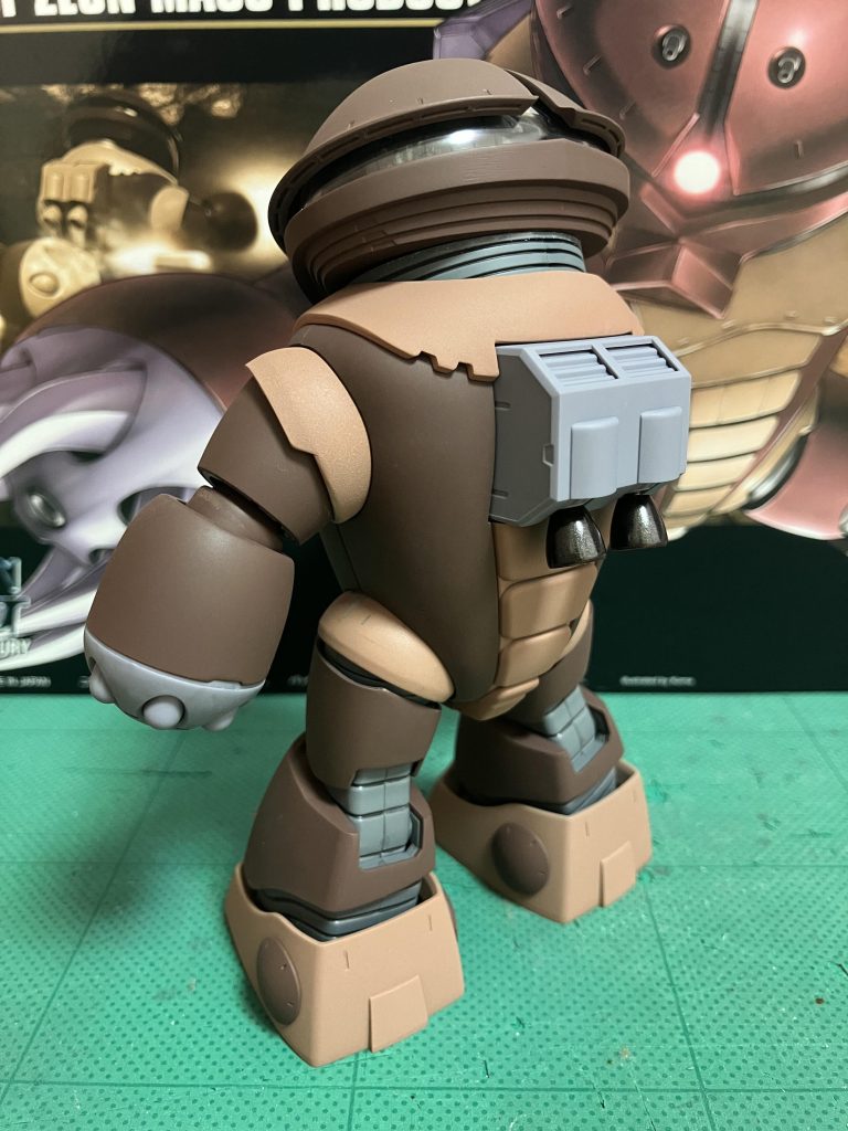 後ろから見ると手抜きがよくわかる。