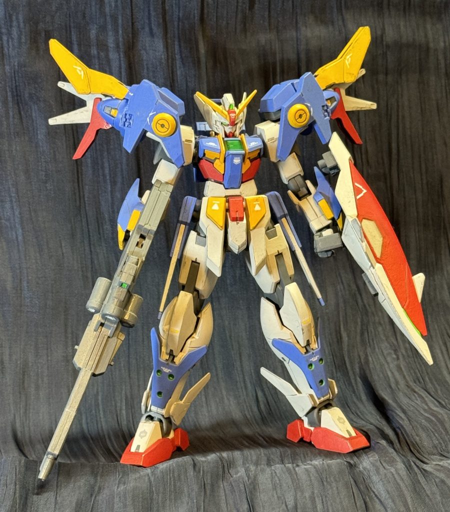 人気ガンダムの暴君怪獣なダブルオースカイ君、そう言えばウイングガンダム分が無いなと、あとスパロボでウイングとダブルオーが兄弟機という独自解釈があったなと。そこら辺が発想元となってます。