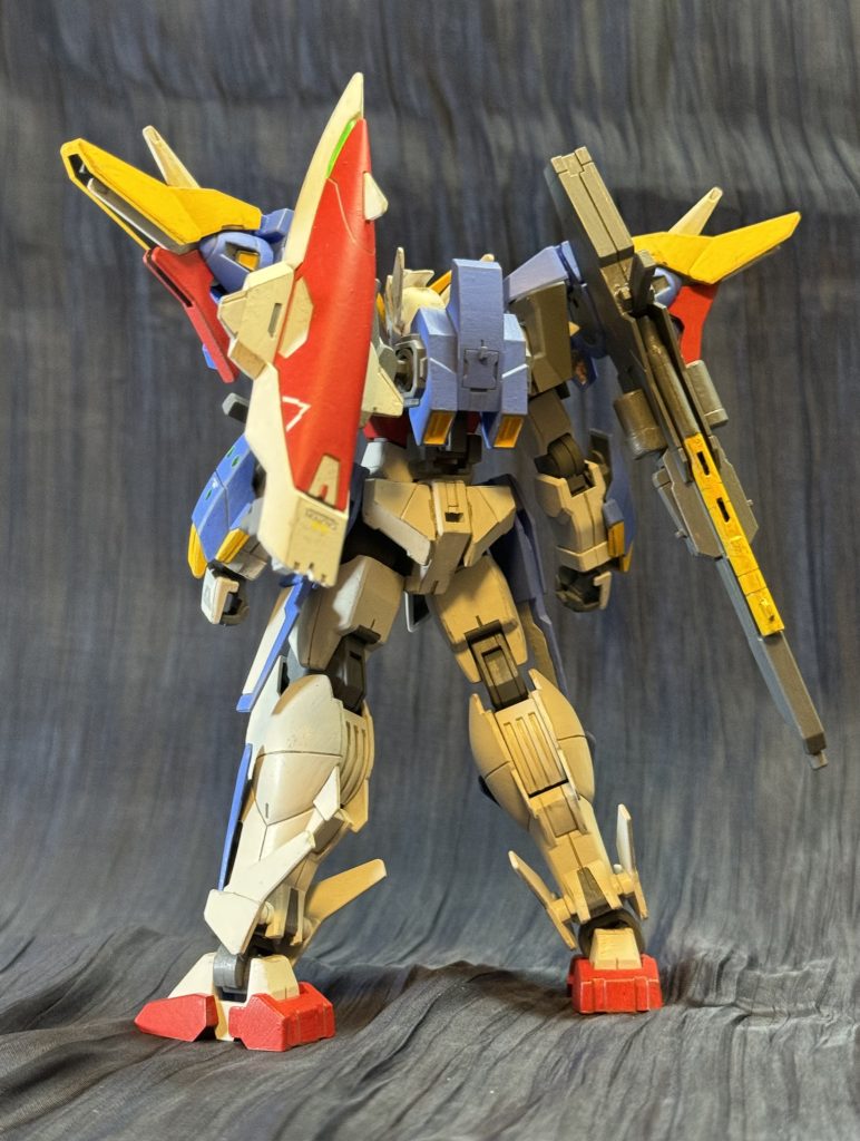 頭部はホビージャパン付録のウイングゼロ炎カスタムの物でコレクションシリーズフォビドゥンのアンテナに差し替えてます。