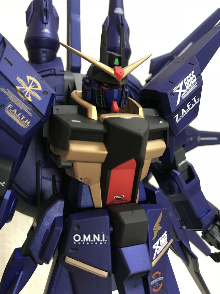 レジェンドガンダムは好きな機体なので、100/1も良い出来なんですが、MGやリバイブhgで出て欲しい機体です🙇