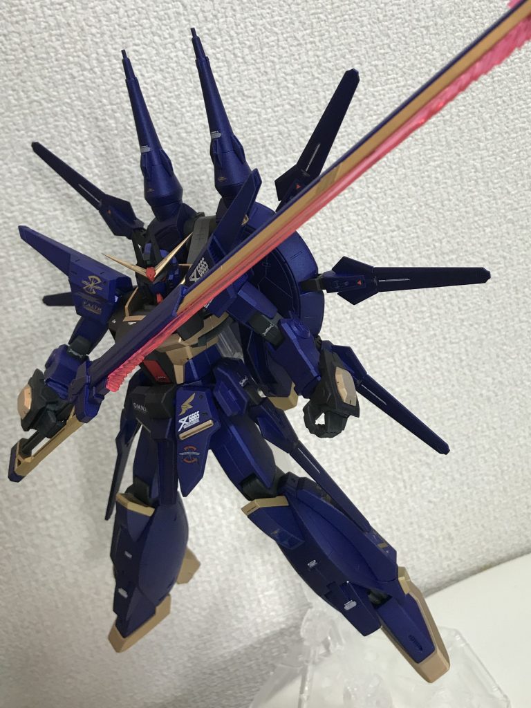 カッコイイ武器ですが、あまり躍動感だせず😭