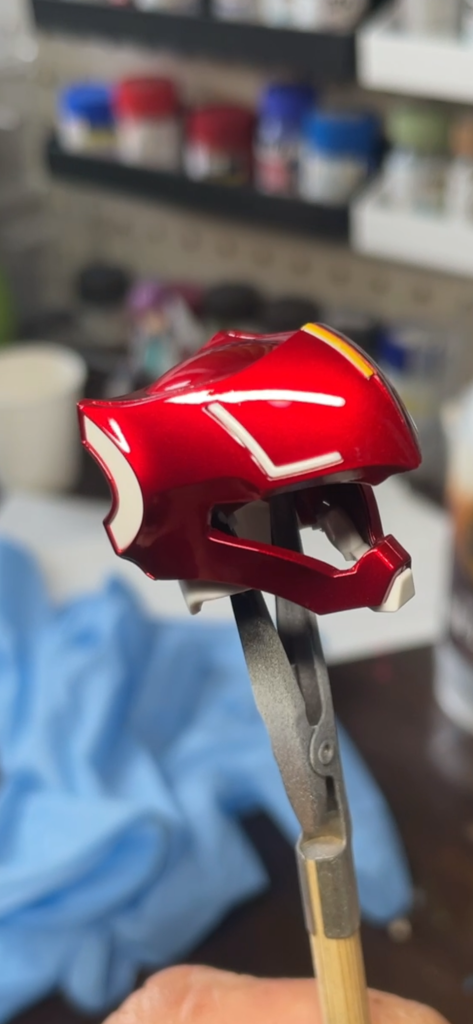 メットは、キャンディ塗装仕上げです