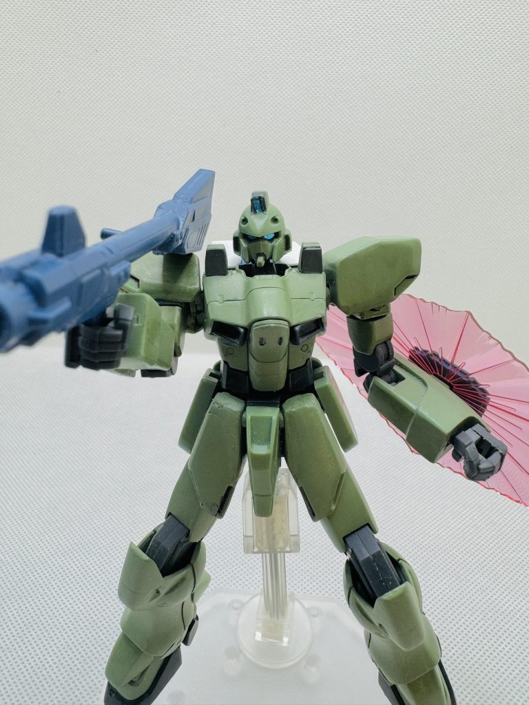 Vフレームは発売当時としては随分頑張ったのか、造形は良かったのですが、可動がほぼ死んでる残念なキット。なので、HGUCのVガンが手に入ったらぜひとも作ってみたいと考えてました。夏の再販でどうにか手に入れられたので、さっそく作製!!