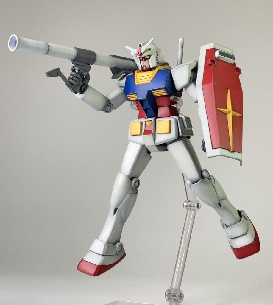 ハイパーバズーカ装備こちらもジャンク品にあった物を流用(たぶんHGUC) 実はシールドも2種類、作りました