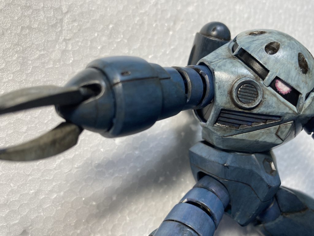 腕部と上半身。（ピントが来ない）