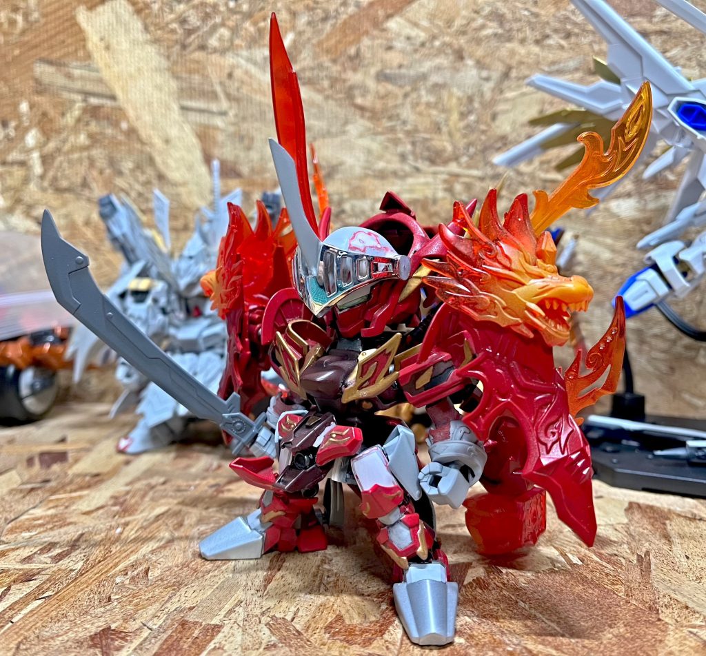 追加装備だけでなく、本体の方も頭部と下半身に調整を入れています。腕も新規で制作しました。