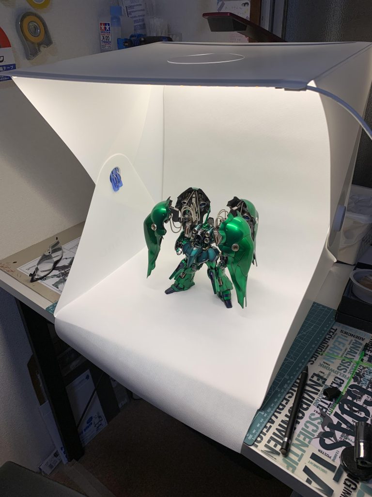 撮影していたら白背景がいいと思ったので久しぶりに撮影ブースを押入れから引っ張り出しました