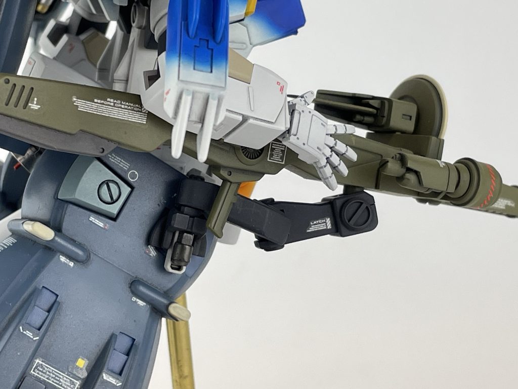 The manipulators are from the Bandai builders set. The smart beam gun pintle is made up of different joint parts and details.