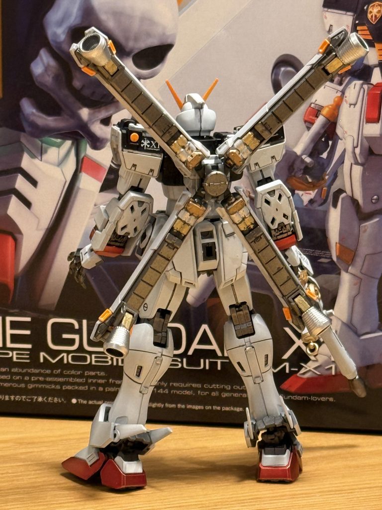 特殊なスラスターがカッコいいっすよね〜 一応塗装レシピ載せておきますね白　　ガイアノーツ　　スチールホワイト黒　　ガイアノーツ　　光沢ブラック黄　　ガイアノーツ　　マンダリンオレンジ赤　　ガイアノーツ　　クリアレッドフレーム　　ガイアノーツ　　ｽﾀｰﾌﾞﾗｲﾄｱｲｱﾝスラスター　　ガイアノーツ　　ｽﾀｰﾌﾞﾗｲﾄｼﾙﾊﾞｰ